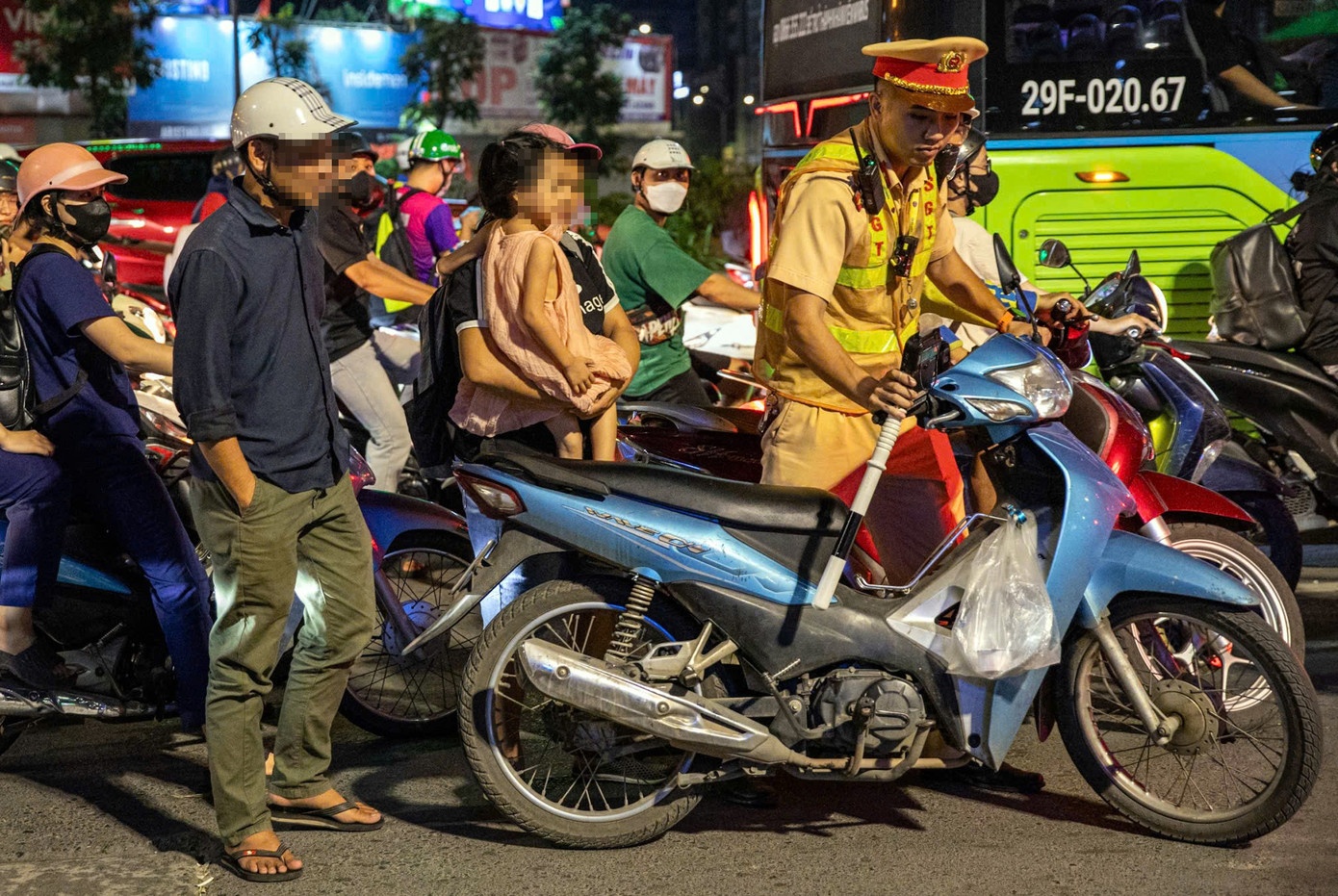 Nong do con 20/10 anh 2