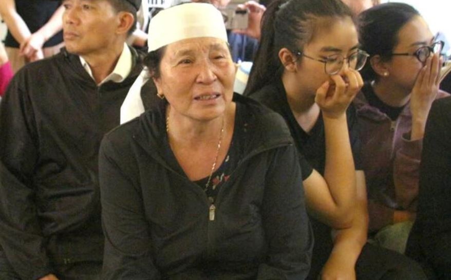 Me Chu tich xa o Dak Lak bi oto tong tu vong nghen ngao trong tang le hinh anh