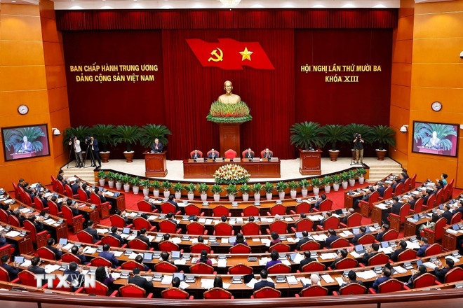 Hoi nghi Trung uong 13 anh 2