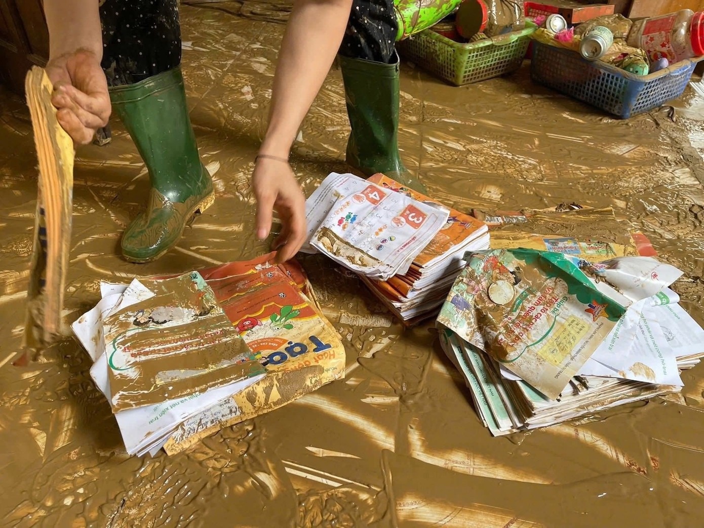 Vuot suoi den truong anh 15