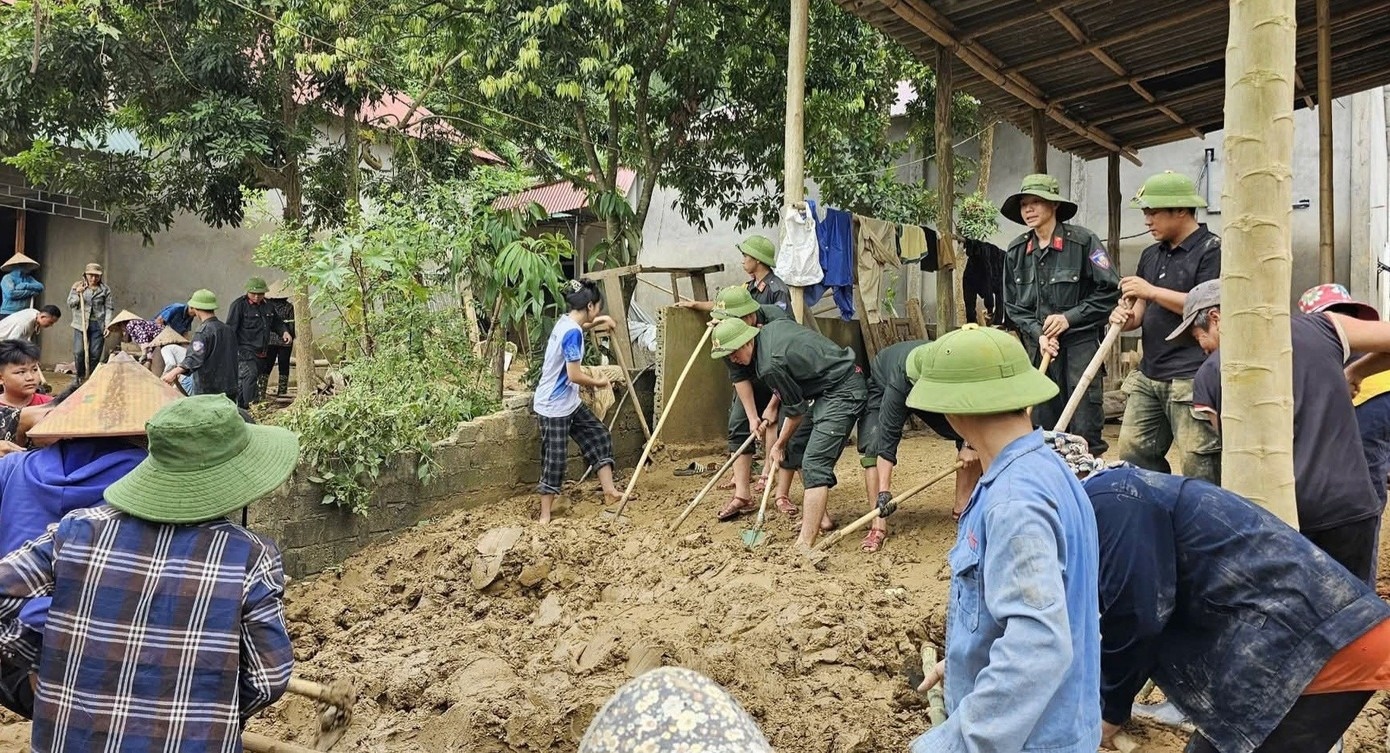 Vuot suoi den truong anh 13