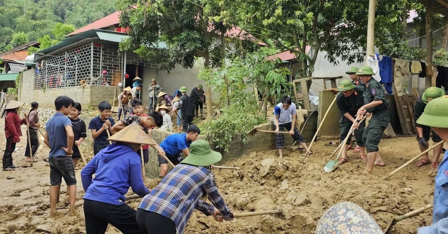 Vuot suoi den truong anh 14