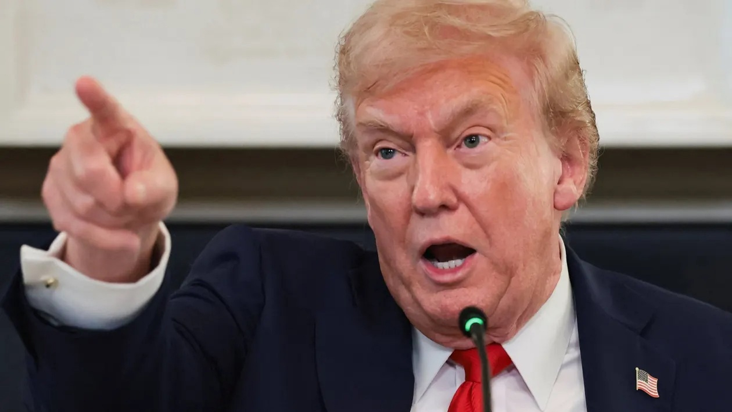 Ong Trump tuyen bo ap them thue 100% voi Trung Quoc hinh anh