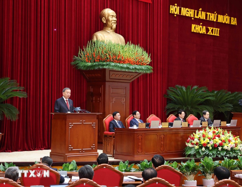 Hoi nghi Trung uong 13 anh 1