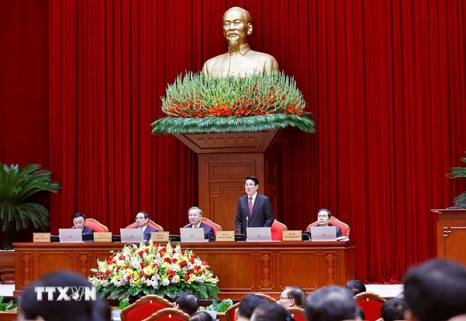 Hoi nghi Trung uong 13 anh 2