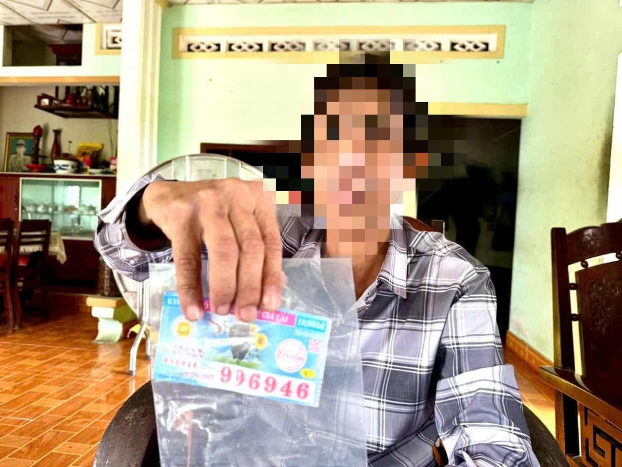 Tin moi nhat vu ve so trung 2 ty dong bi tu choi tra thuong hinh anh