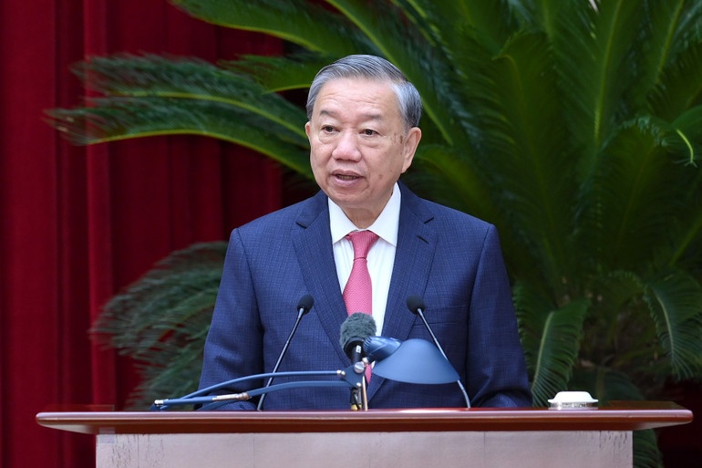 Be mac Hoi nghi TW anh 3