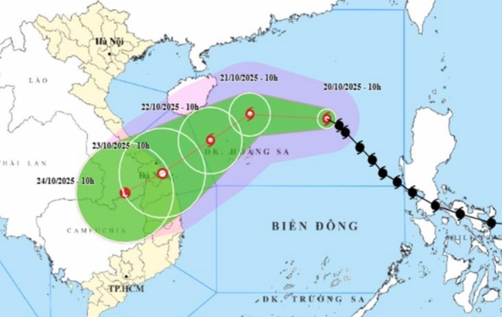 Bao Fengshen lien tuc doi huong, nguy co gay lu vuot bao dong 3 hinh anh