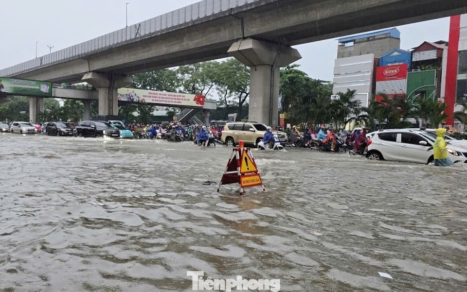 Mua ngap Ha Noi 7/10 anh 2