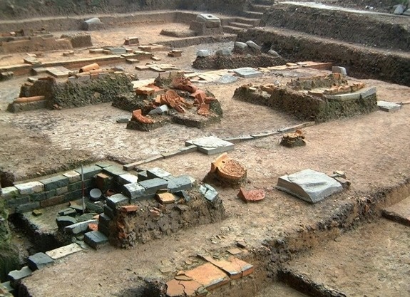 Giai ma bi an Hoang thanh Thang Long hinh anh