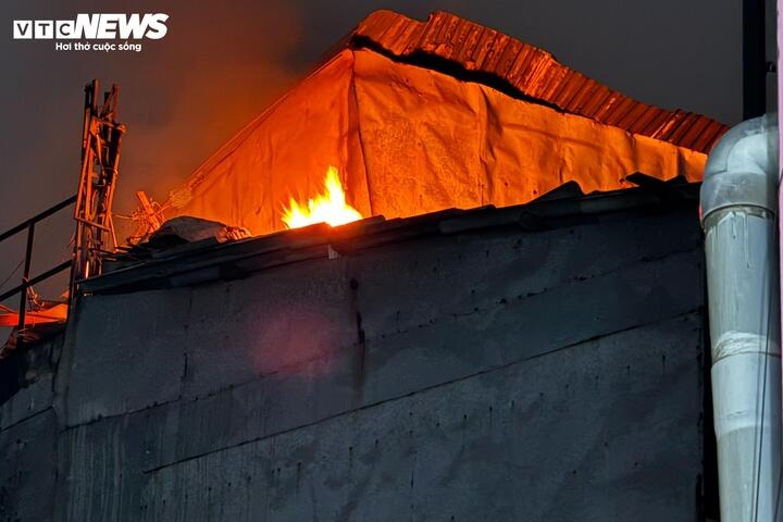 Chay nha De La Thanh anh 2