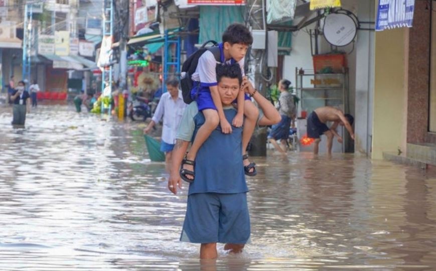 Nguoi dan Can Tho vat lon voi trieu cuong cao gan ky luc hinh anh