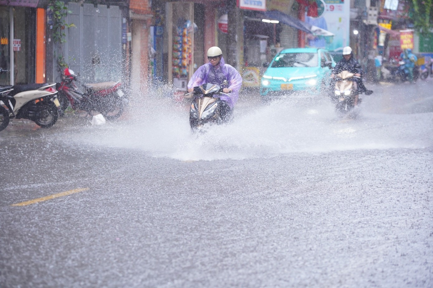 Mua Ha Noi mien Bac anh 1