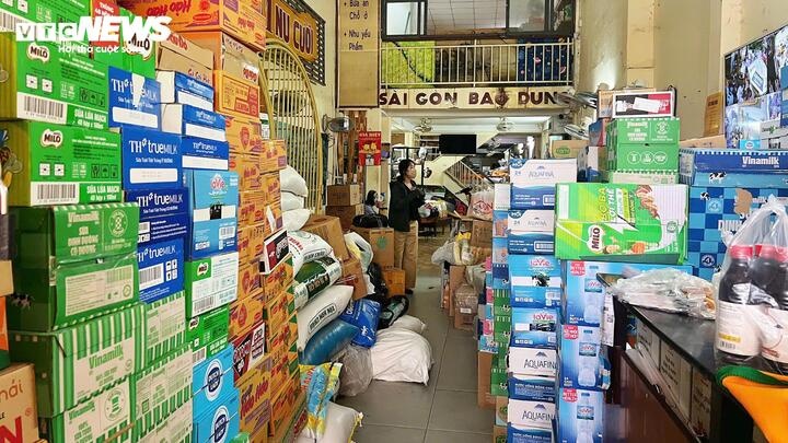 TP.HCM cuu tro ngap lut anh 5