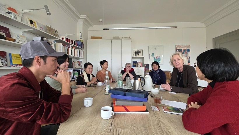 Sach thieu nhi anh 1