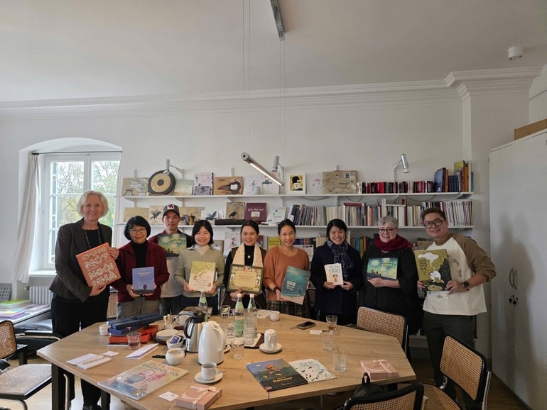 Sach thieu nhi anh 2