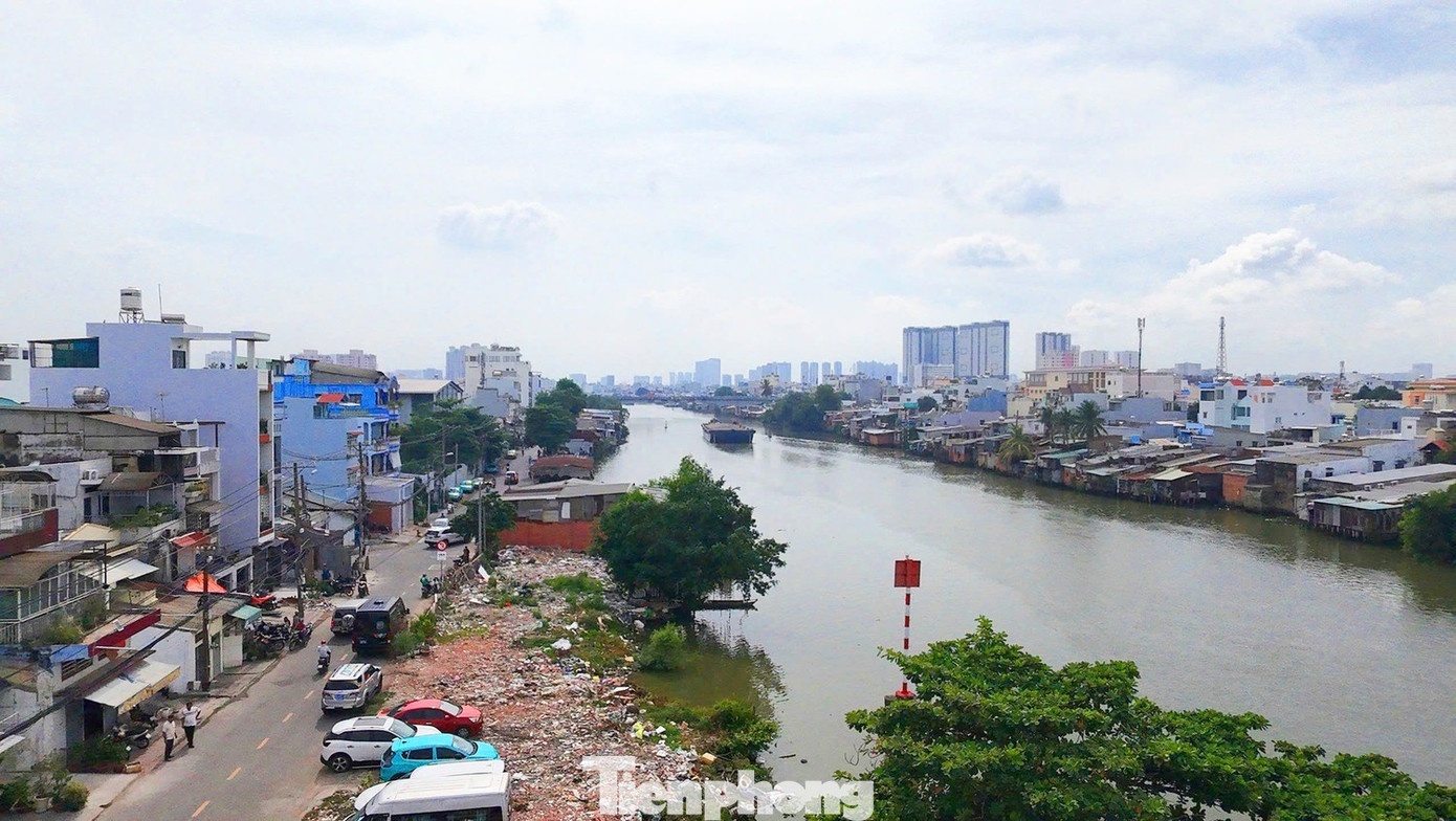 Nha ven kenh TP.HCM anh 4
