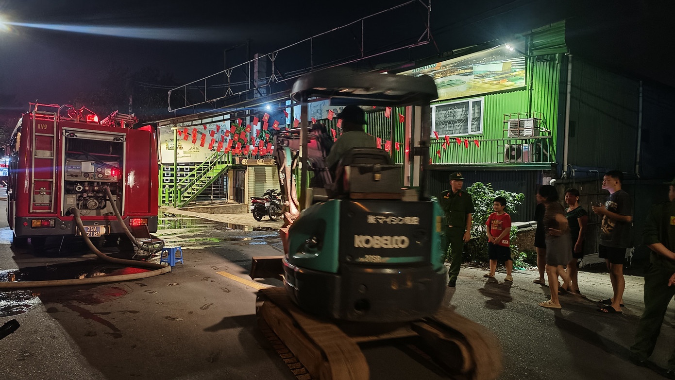 Chay nha xuong Nguyen Khoai anh 1