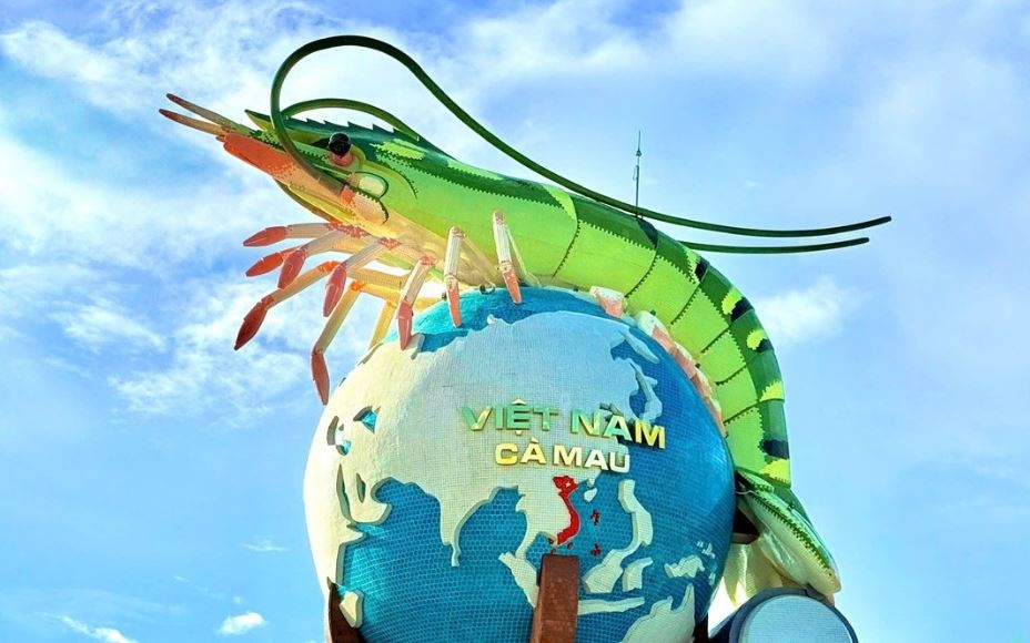 Bieu tuong con tom Ca Mau 22 ty dong ve dem hinh anh