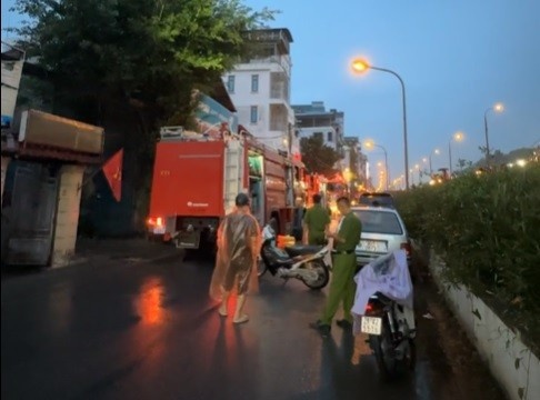 Chay nha trong ngo sau tai Ha Noi hinh anh