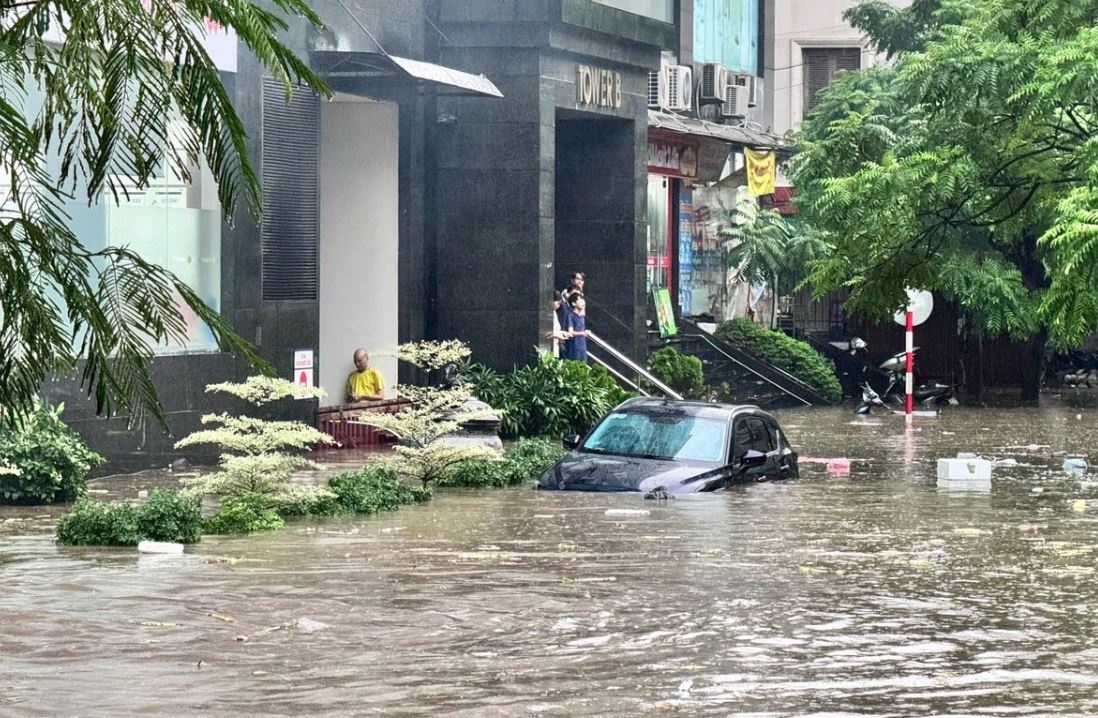 Ngap lut o Ha Noi: 'Khong the mai do loi cho thien nhien' hinh anh