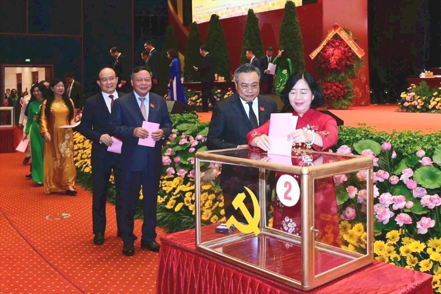 Dang bo Ha Noi anh 3