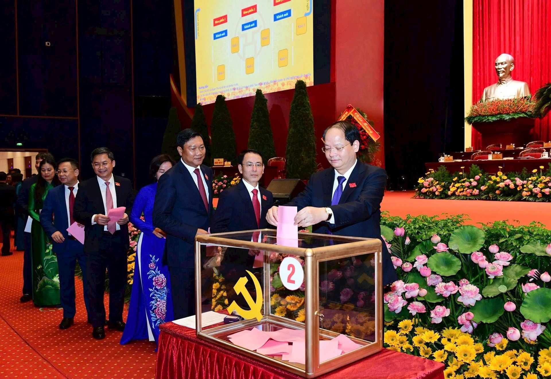 Dang bo Ha Noi anh 7