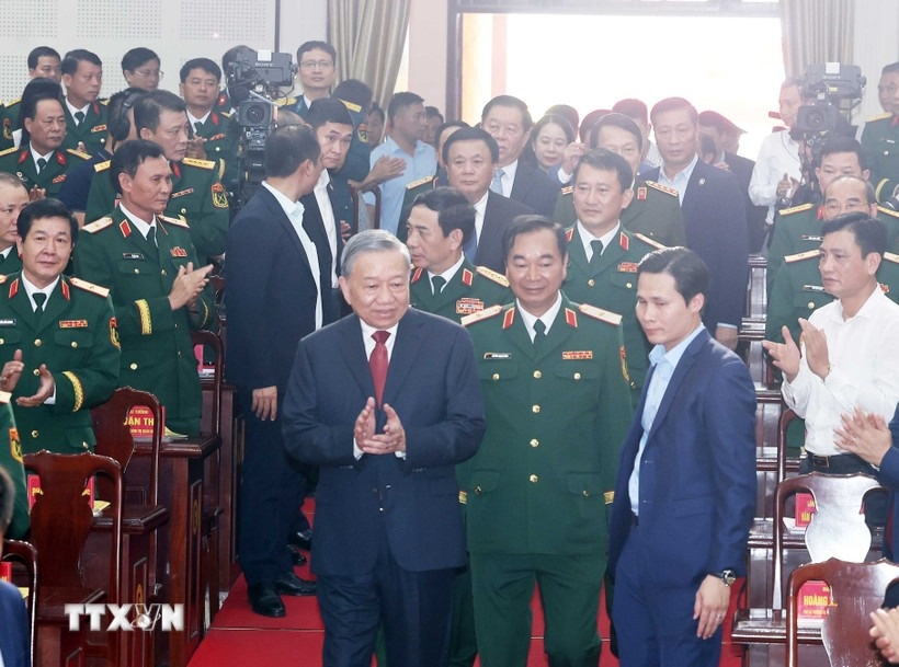 Quan khu 1 anh 1