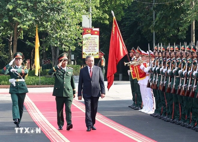 Quan khu 1 anh 3