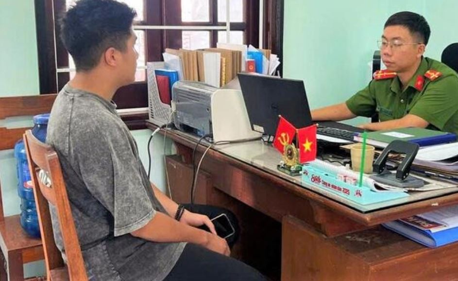 Hai thanh nien Gia Lai tron khoi song bac o Campuchia hinh anh