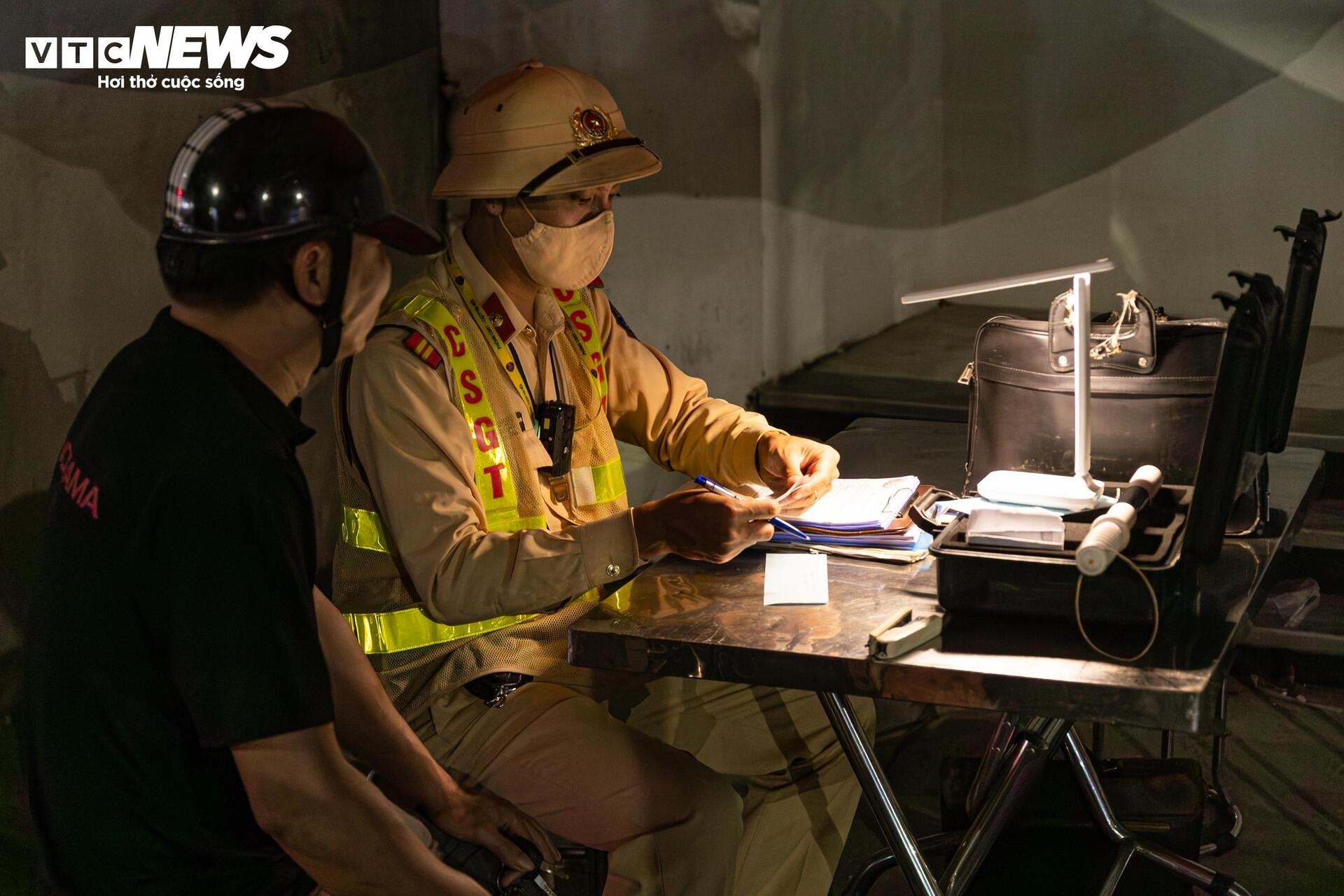 Tai xe mat tri nho anh 5