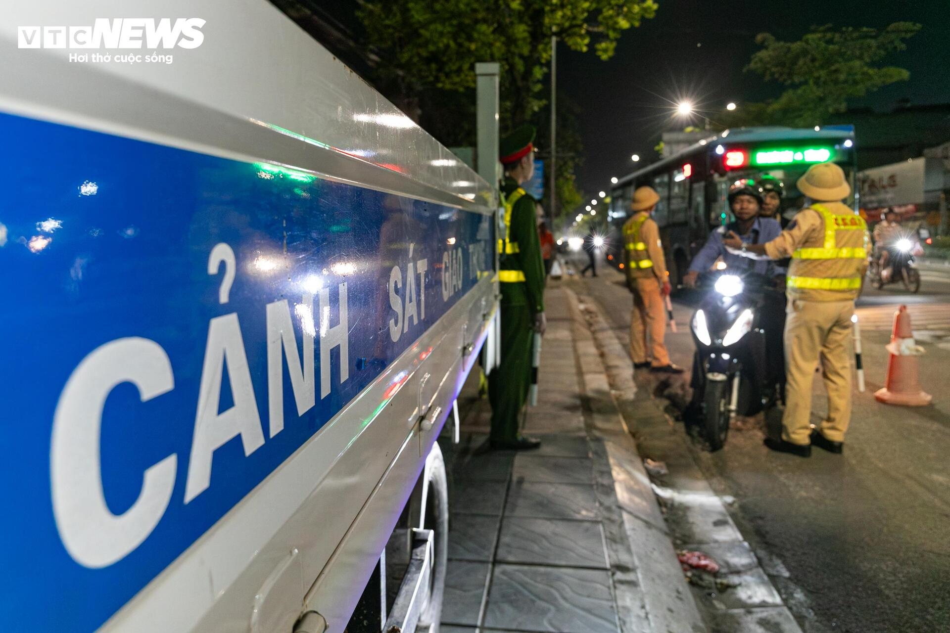 Tai xe mat tri nho anh 18