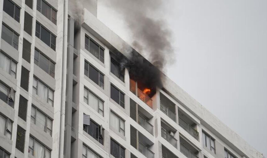 Bao cao vu chay chung cu RiverGate o TP.HCM hinh anh