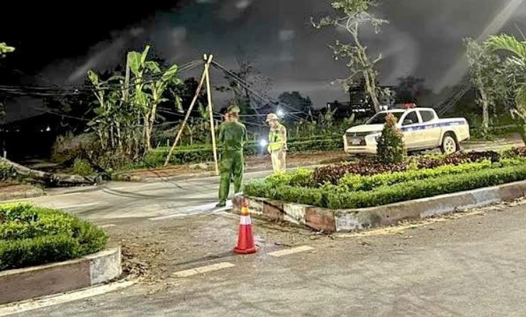 Nguyen Chu tich xa tu vong vi day cap vuong vao co khi di duong hinh anh