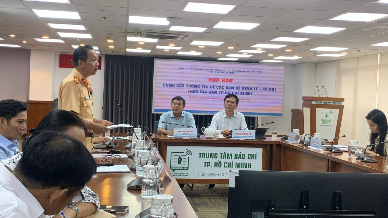 Tai nan giao thong TP.HCM anh 1