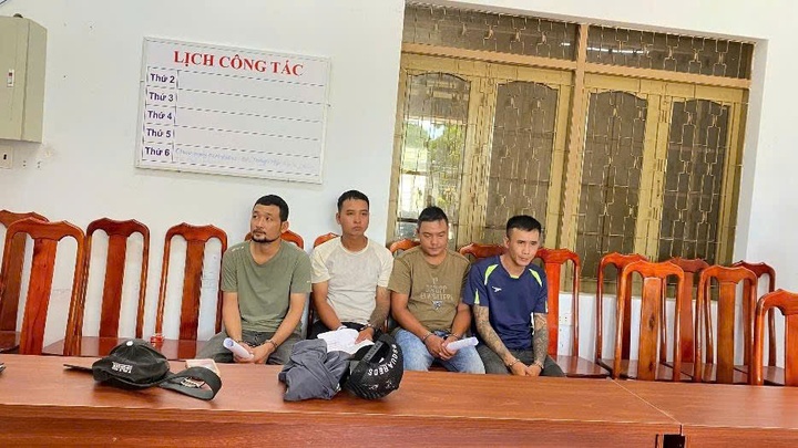 Hanh hung xe khach anh 1