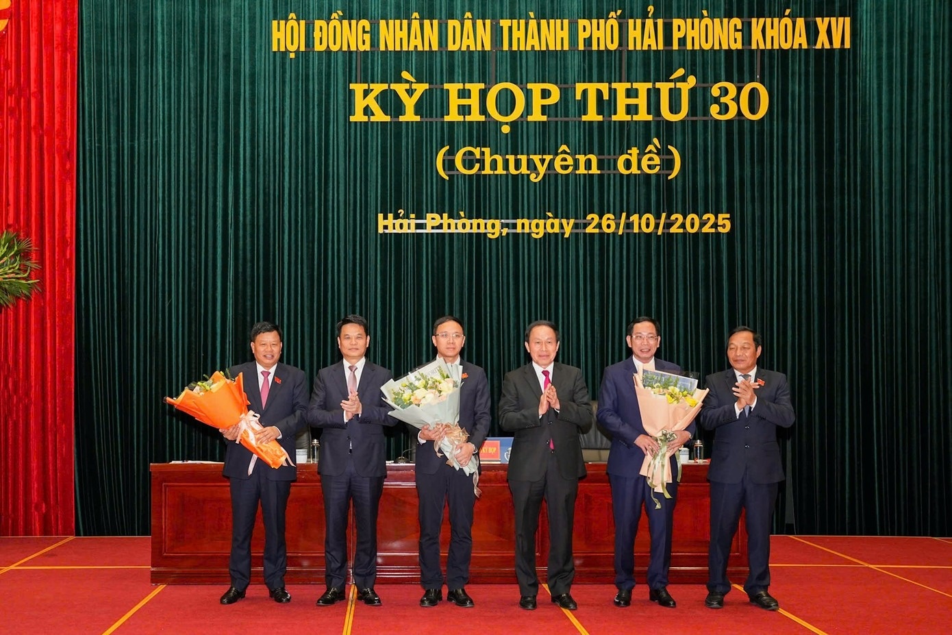 Hai Phong co them 2 Pho chu tich UBND thanh pho hinh anh