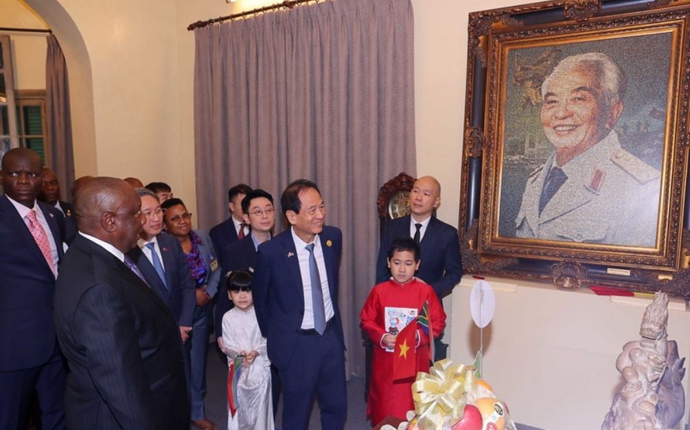 Tong thong Nam Phi den tham gia dinh Dai tuong Vo Nguyen Giap hinh anh