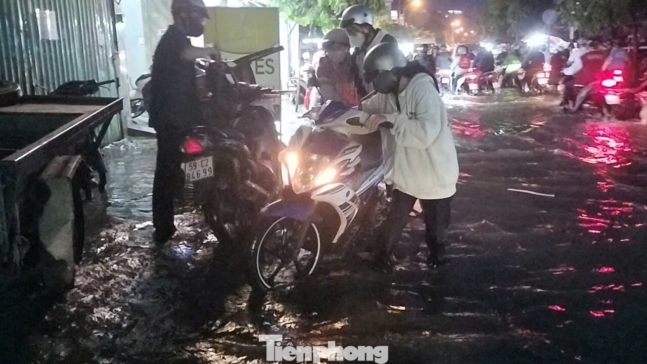 Trieu cuong mua ngap TP.HCM anh 5