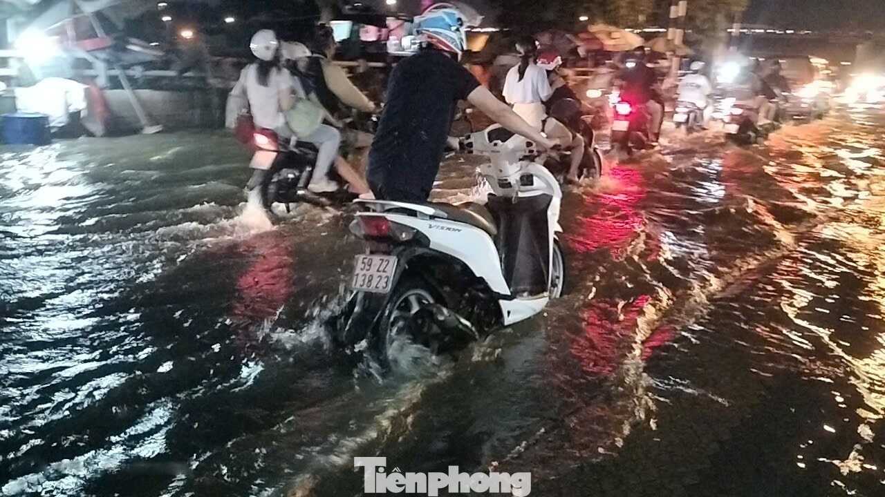 Trieu cuong mua ngap TP.HCM anh 7