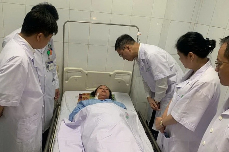 Tang bang khen cho 4 dieu duong bao ve benh nhan o San Nhi Nghe An hinh anh