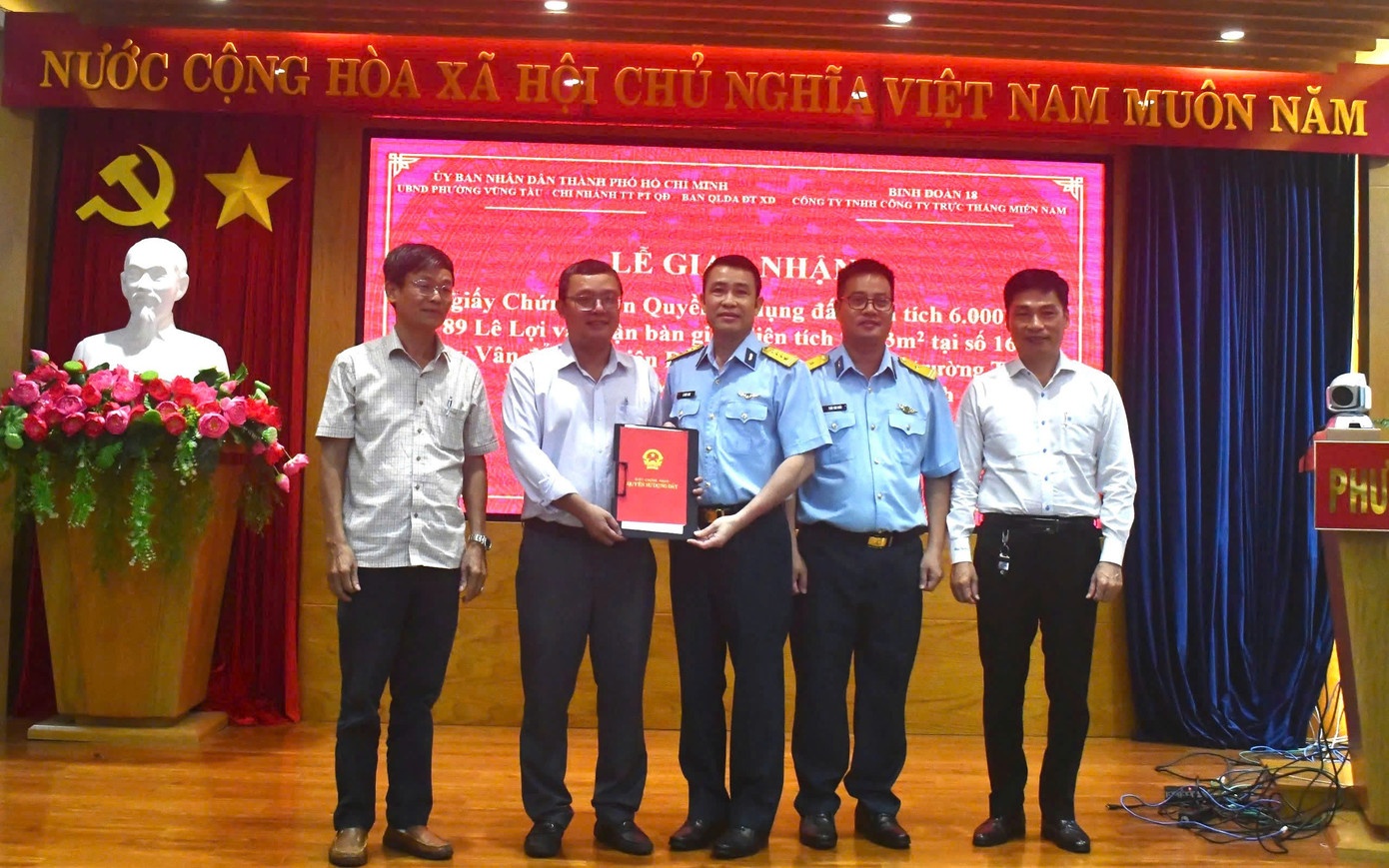 Quang truong Thuy Van anh 1