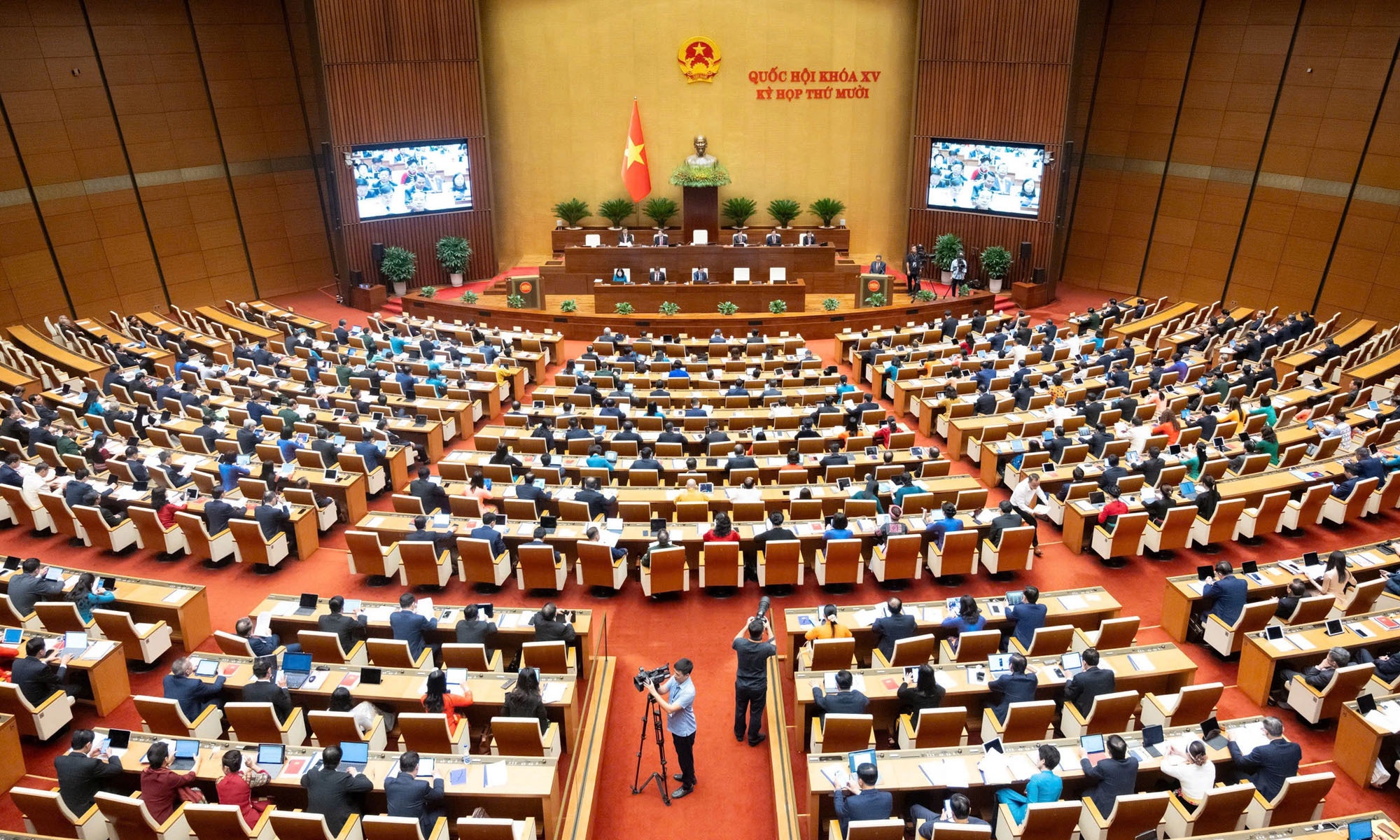 Quoc hoi phe chuan 3 Uy vien Hoi dong Bau cu quoc gia hinh anh