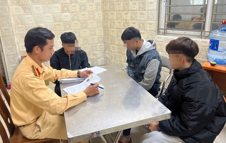 Bam xe cho pham nhan anh 2