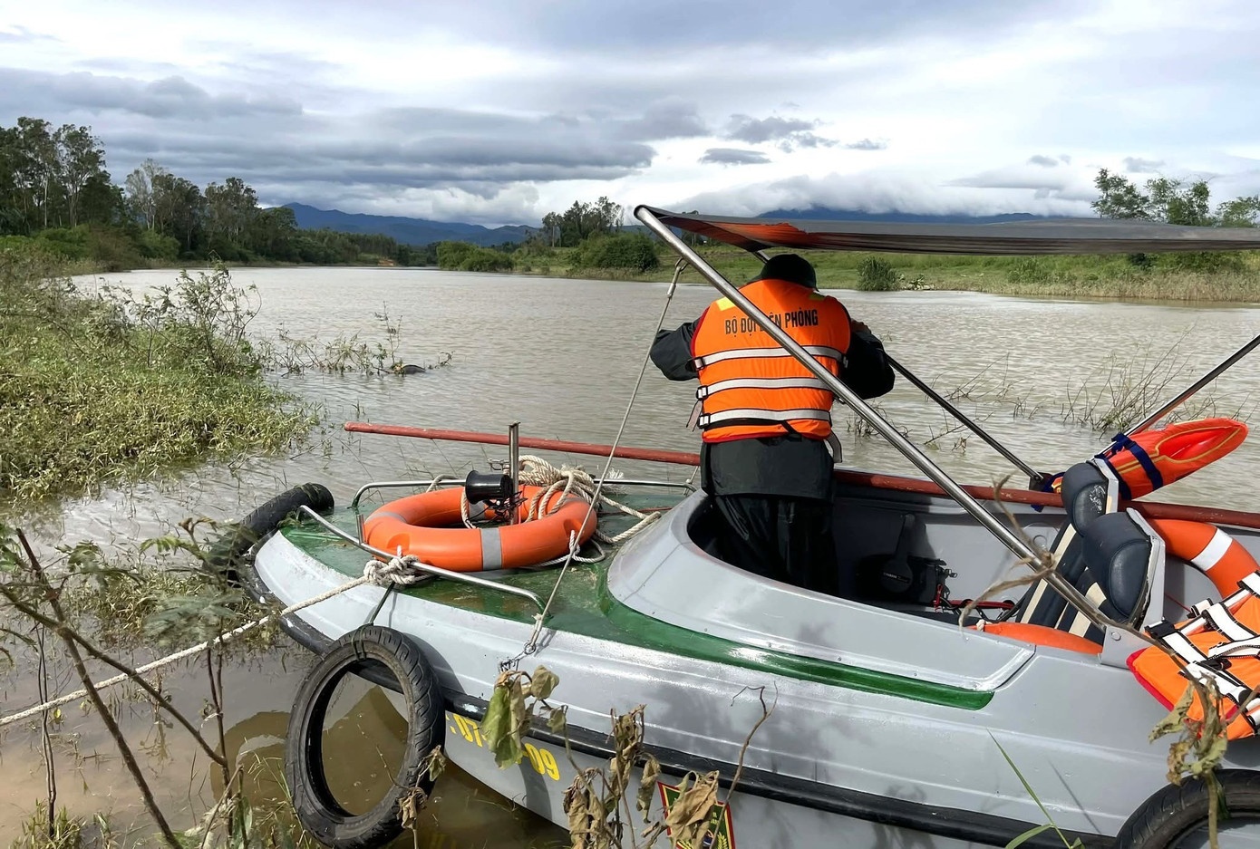 Tim thay thi the nam sinh 16 tuoi mat tich bi an nhieu ngay hinh anh