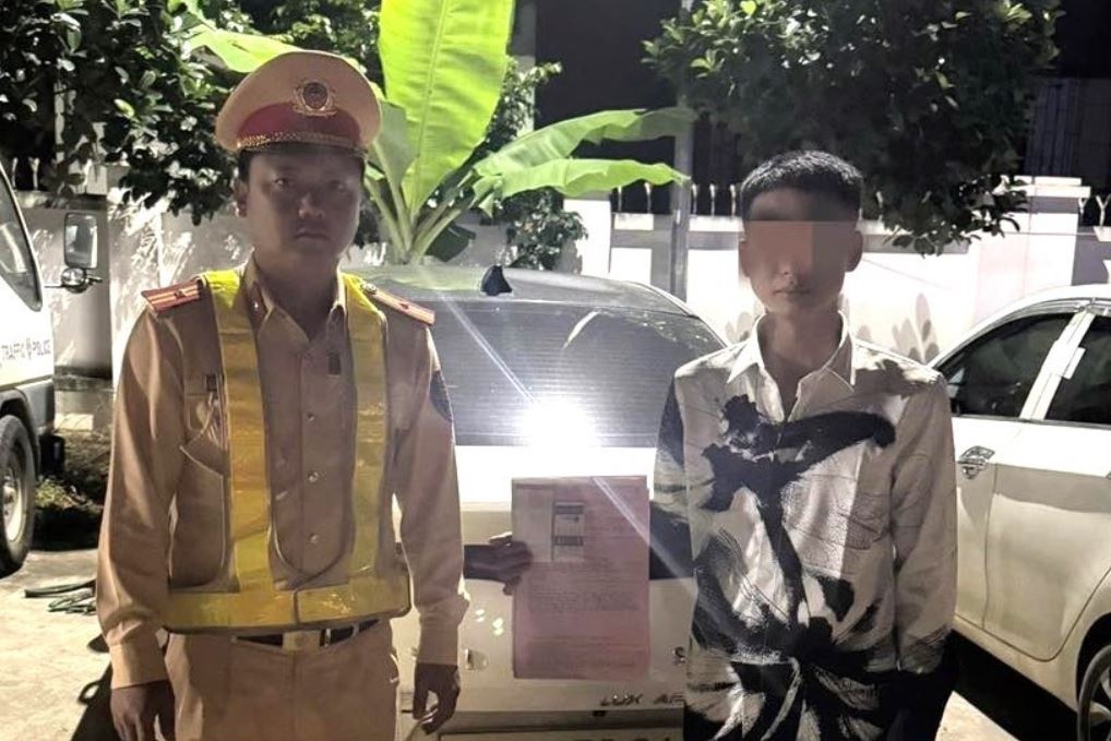 Phat hien tai xe co hoi men, duong tinh cung luc 4 loai ma tuy hinh anh