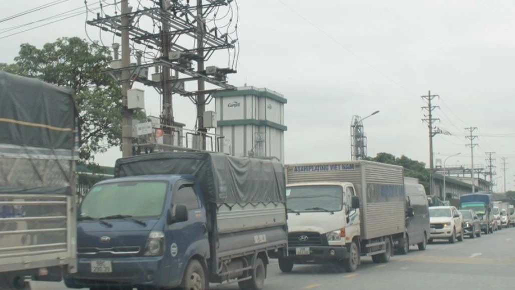 Xe tai ‘ne’ tram thu phi, pha hong duong dan sinh hinh anh