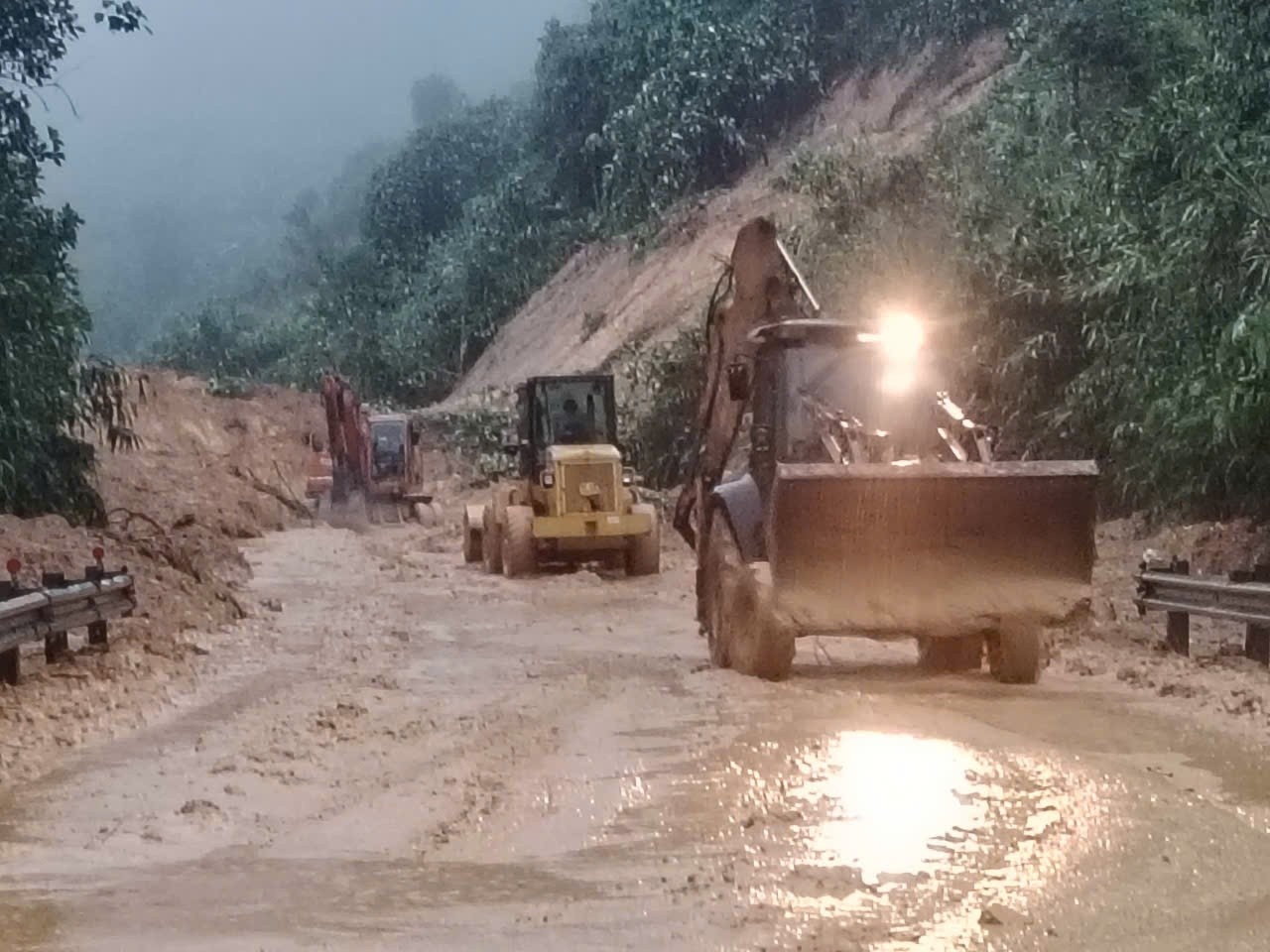 Sat lo deo Lo Xo anh 3