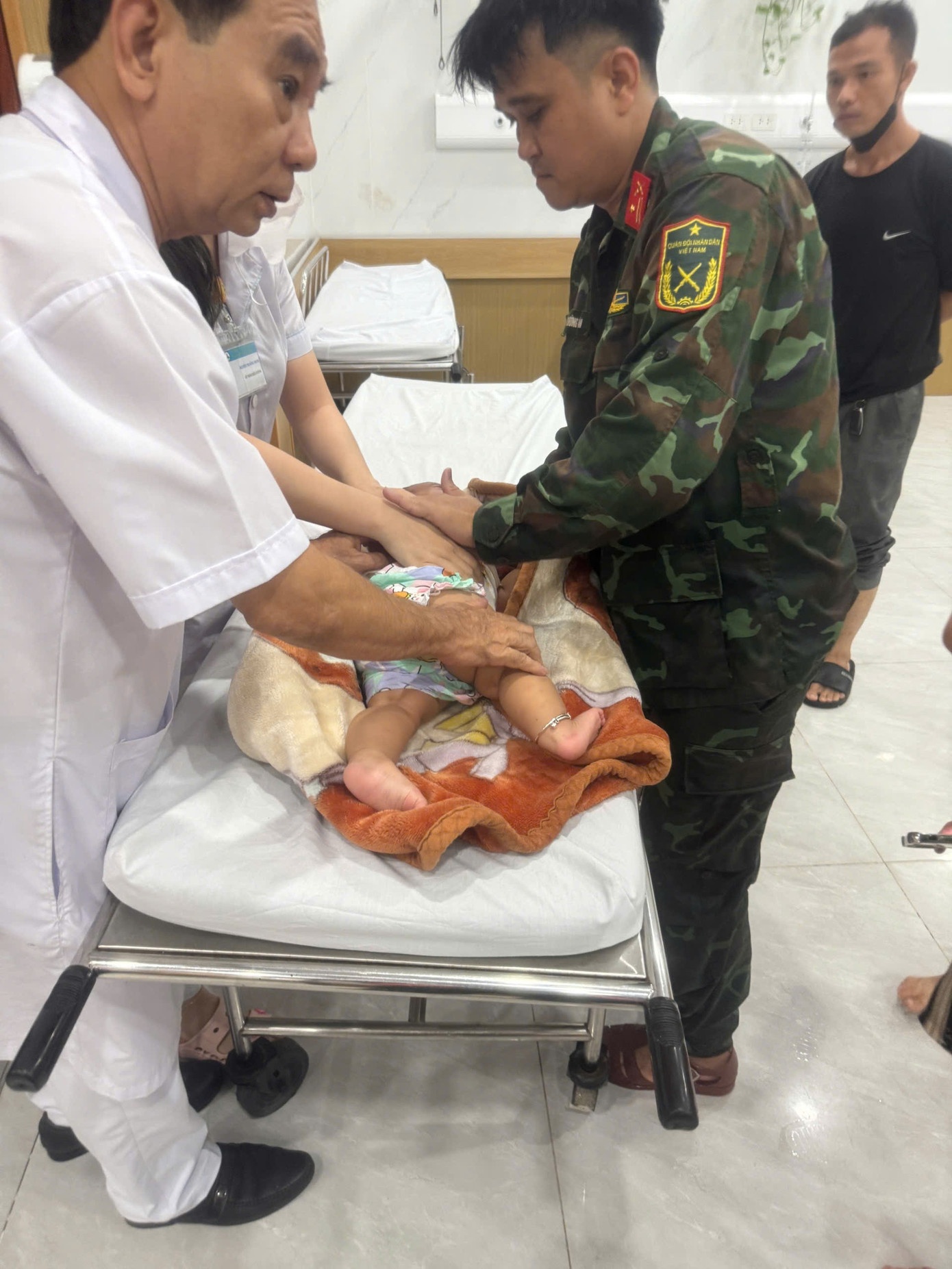 Vuot lu cuu be anh 4