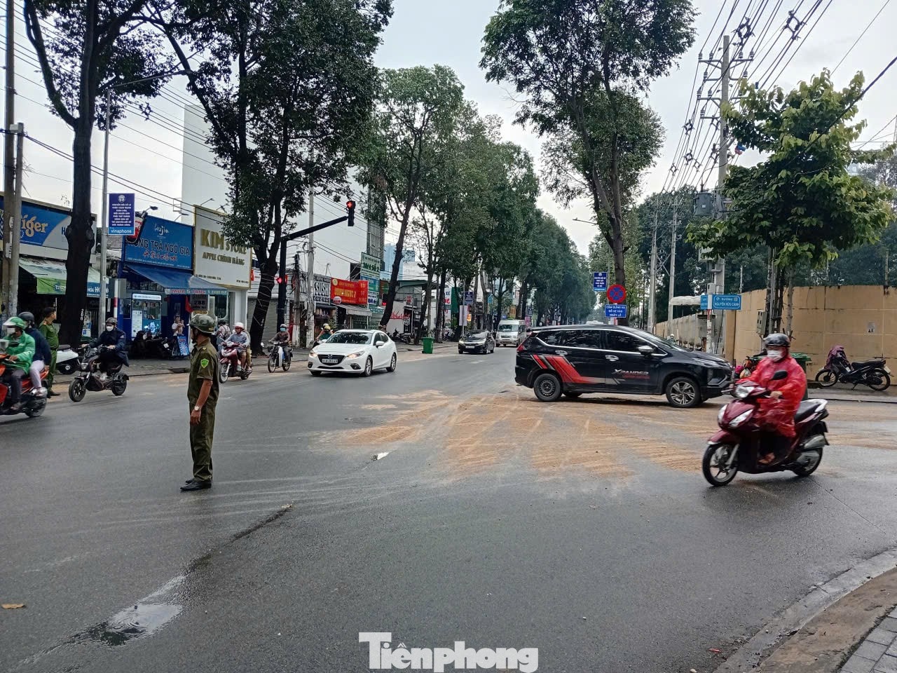 Duong tran dau Binh Duong anh 4